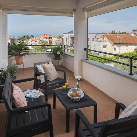 Apartment Chill Porec Exterior photo